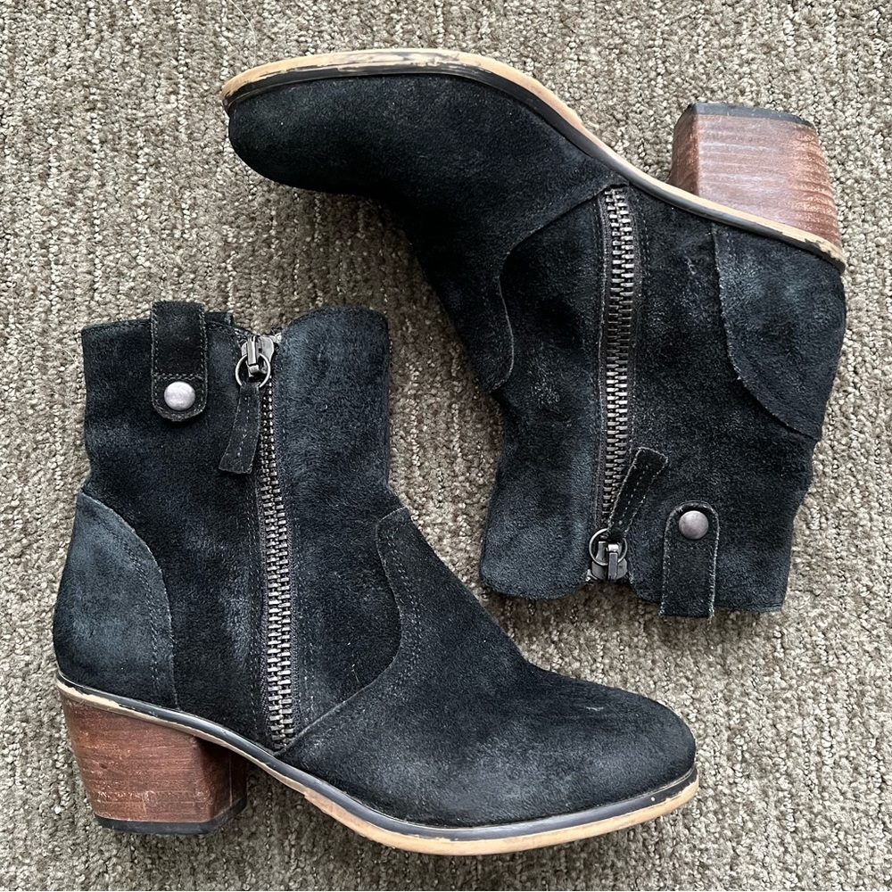 Steve Madden Windey Suede Booties